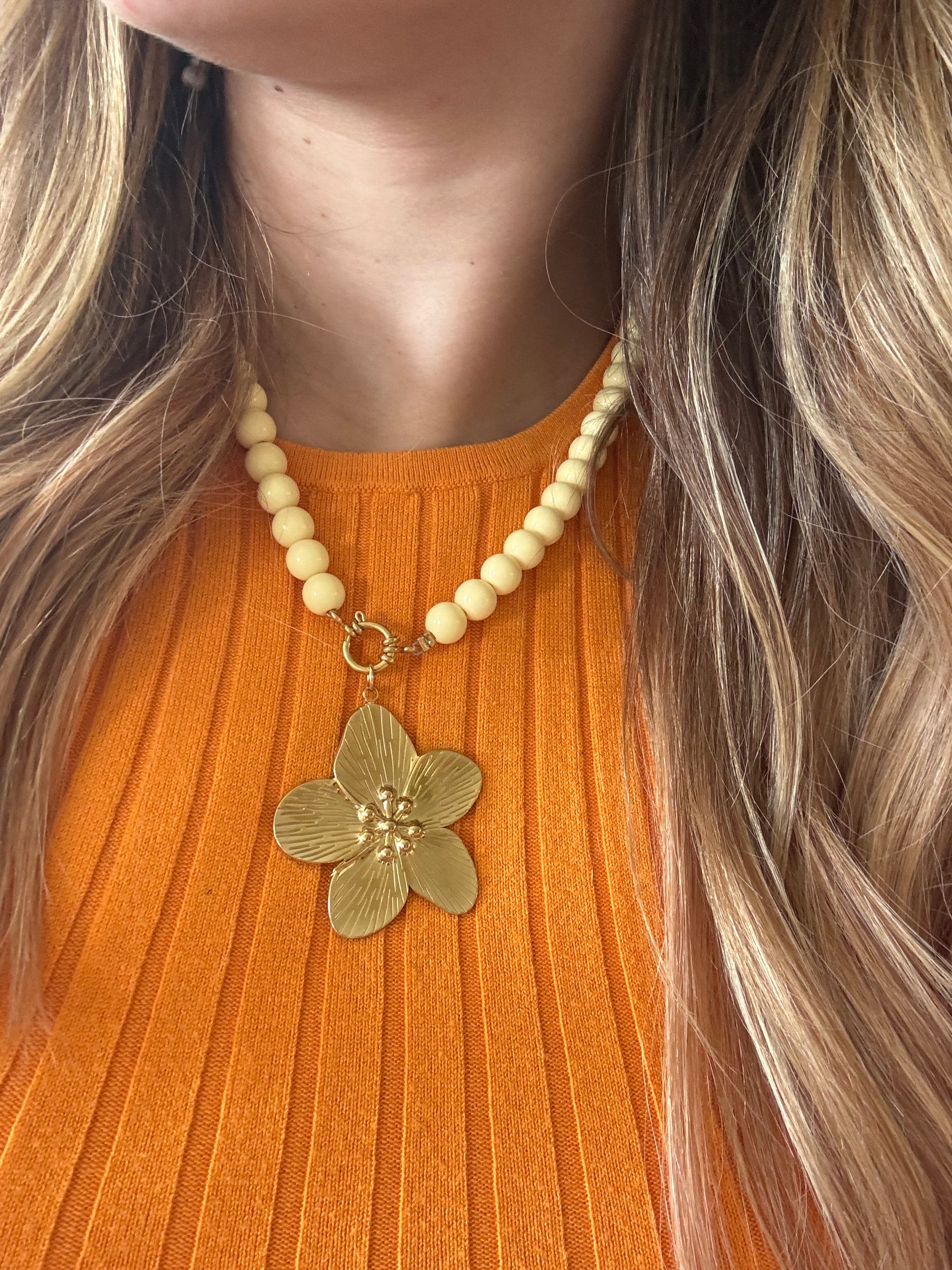 Statement ketting met bloem