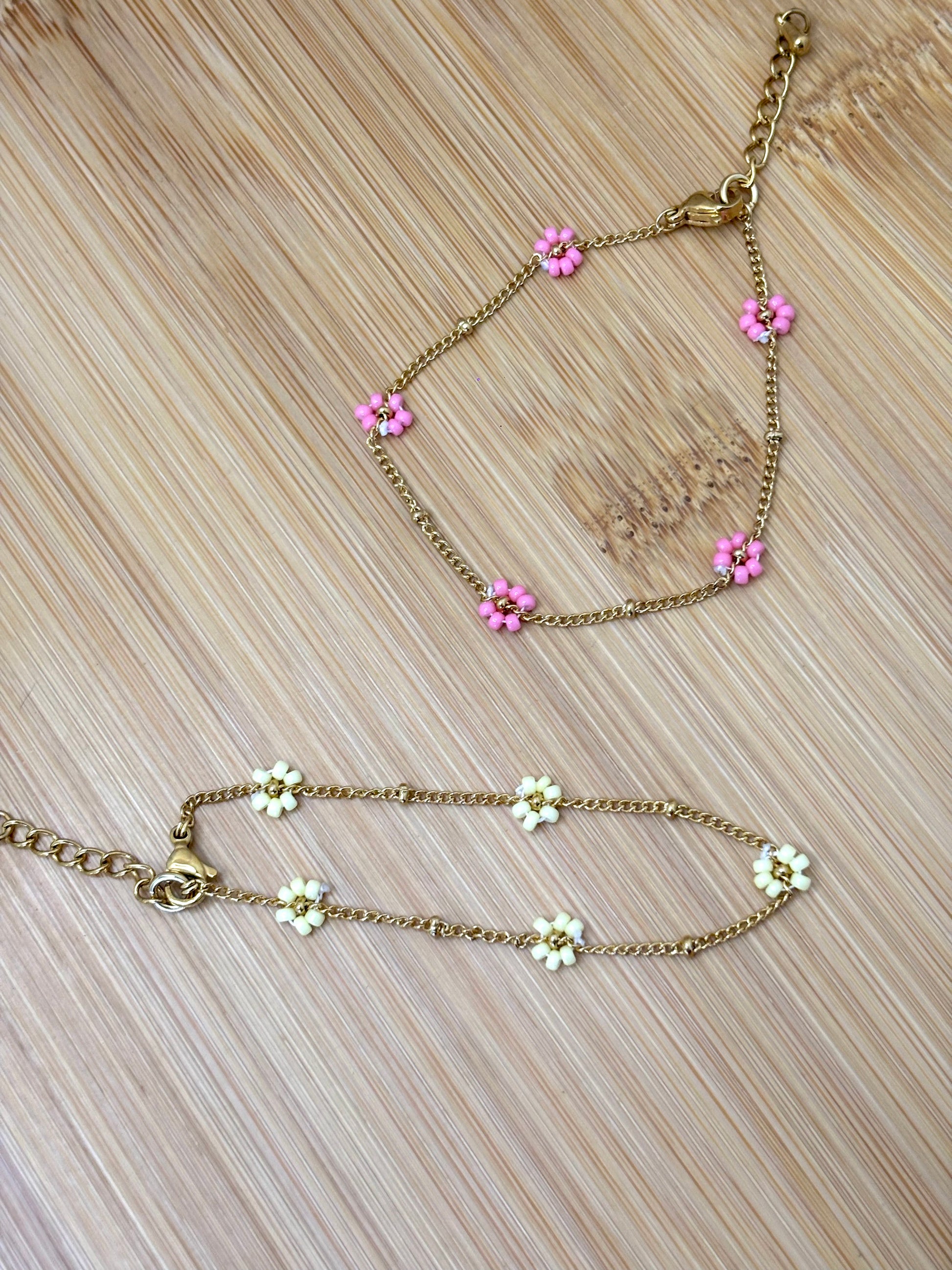 Bloemen armband goud - kleur